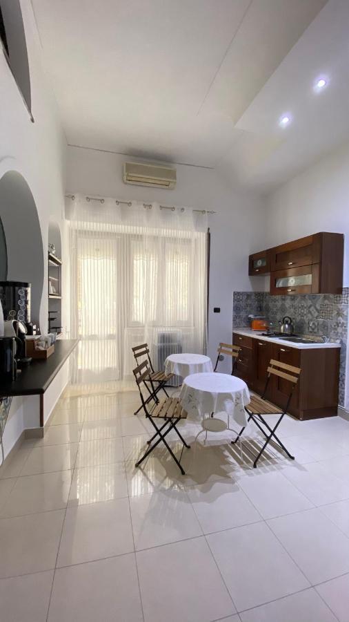 Laetitia Guest House32 Aversa Bagian luar foto